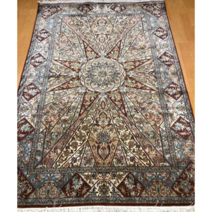 Stylish Pure Silk Handwoven Rug